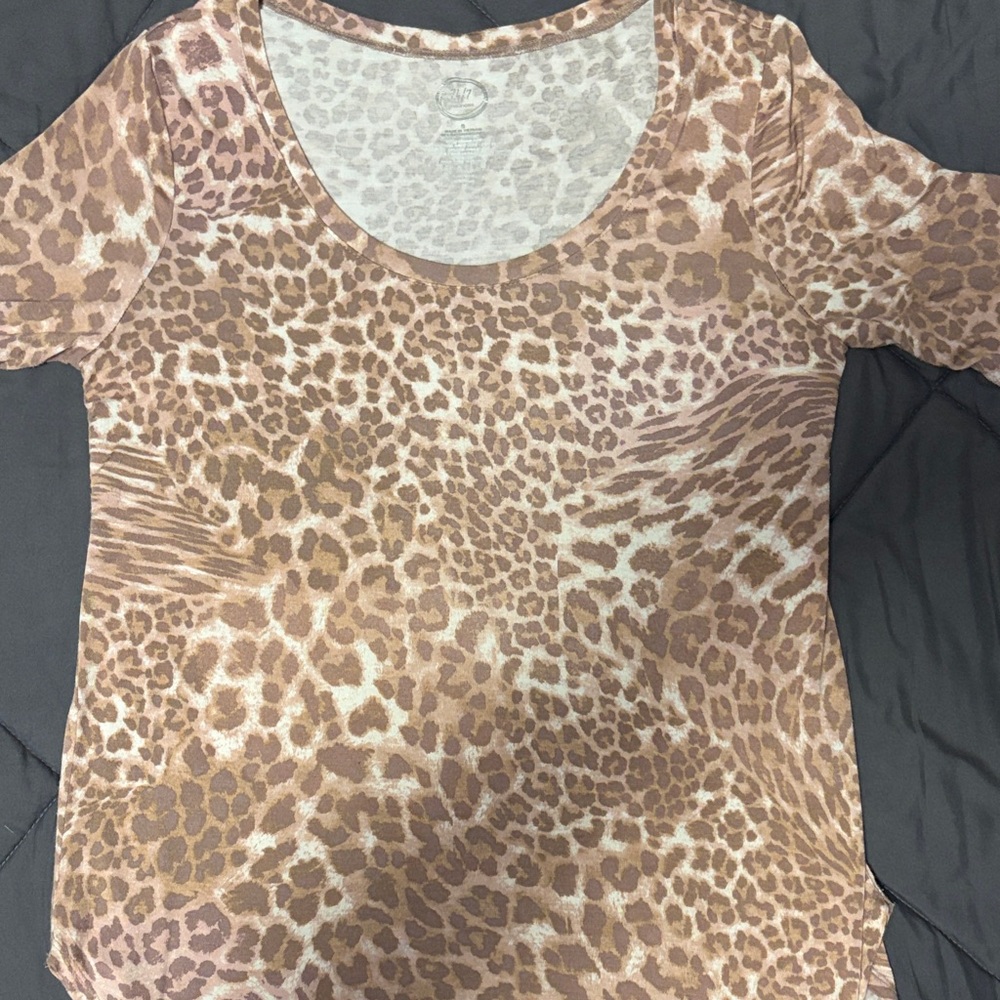 Maurices Brown Cream Leopard Print Scoop Neck Short Sleeve Top